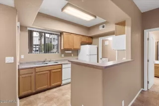 Photo #3: 6608866 Listing