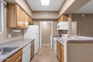 Photo #4: 6608866 Listing