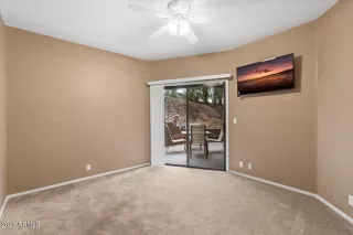 Photo #6: 6608866 Listing