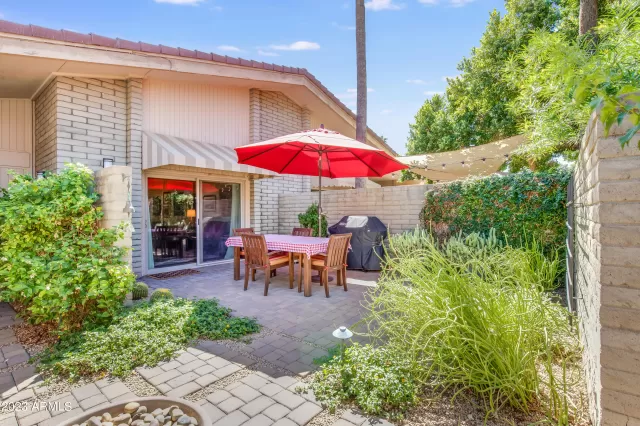 MLS: 6608912 Condo For Sale