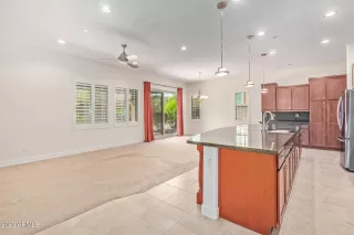 Photo #5: 6609470 Listing