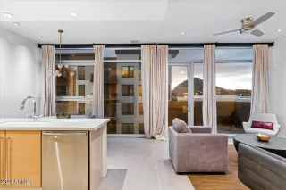 Photo #5: 6609605 Listing