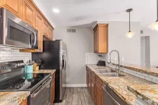 Photo #2: 6609641 Listing