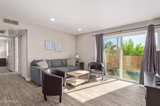 Photo #4: 6609641 Listing