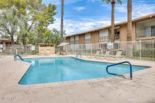 Photo #4: 6609809 Listing