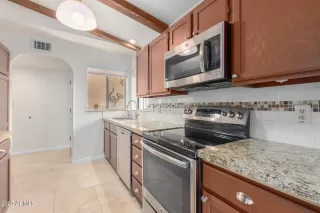 Photo #2: 6609968 Listing 