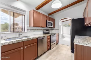 Photo #3: 6609968 Listing 