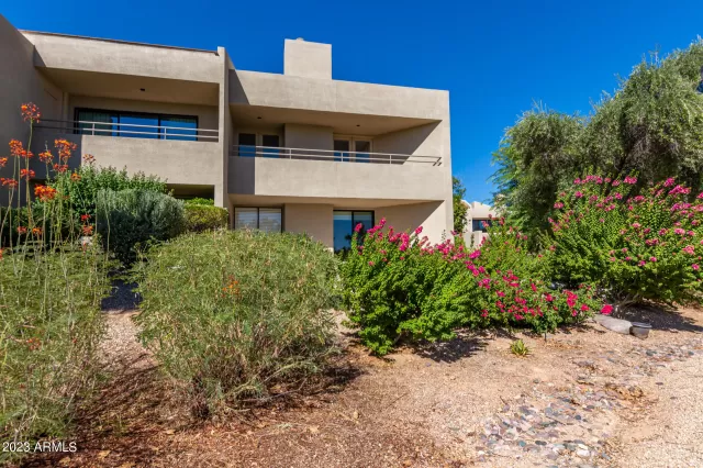 MLS: 6610079 Condo For Sale