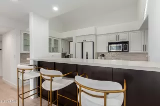 Photo #5: 6610079 Listing 