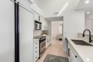 Photo #6: 6610079 Listing 