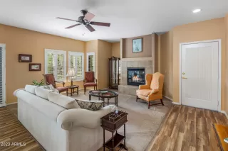 Photo #5: 6610232 Listing