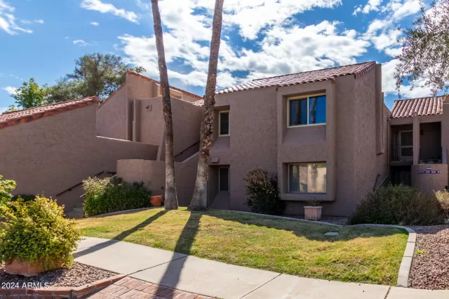 MLS: 6610403 Condo For Sale