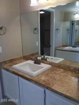 Photo #5: 6610404 Listing