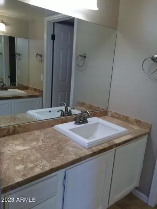 Photo #6: 6610404 Listing