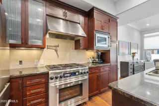 Photo #5: 6610483 Listing