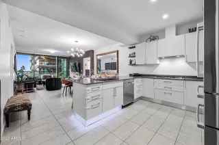 Photo #5: 6610798 Listing