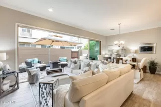 Photo #3: 6610938 Listing