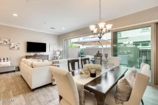 Photo #5: 6610938 Listing