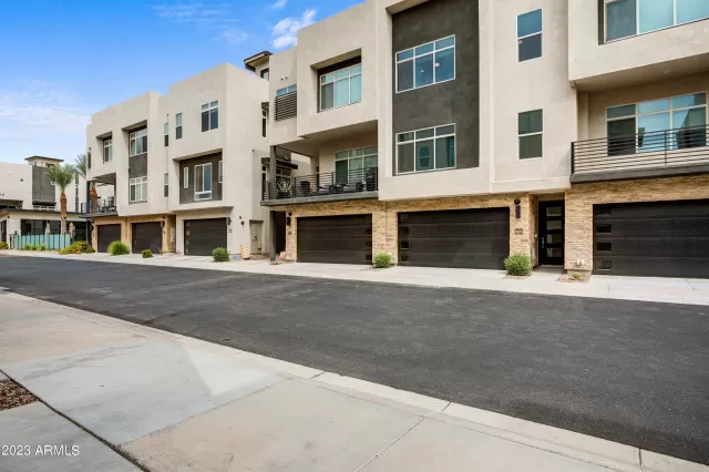 MLS: 6610983 Condo For Sale