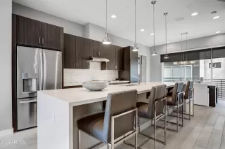 Photo #5: 6610983 Listing