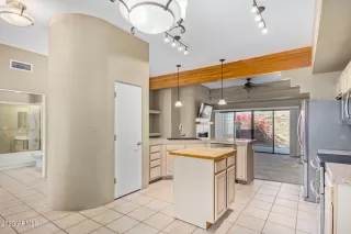 Photo #3: 6611316 Listing