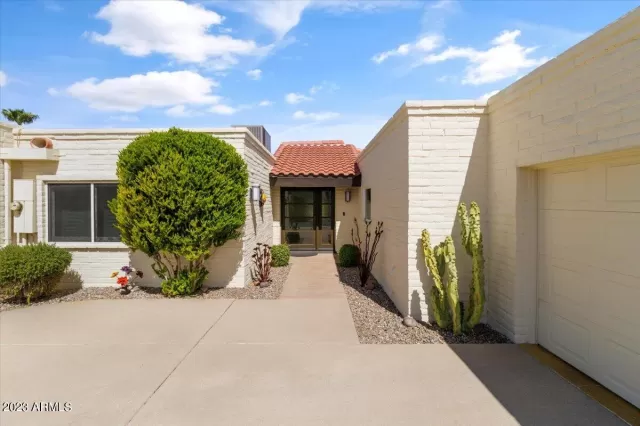 MLS: 6611546 Condo For Sale