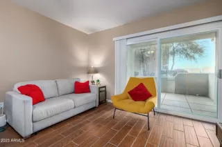 Photo #5: 6612182 Listing