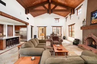 Photo #2: 6612319 Listing