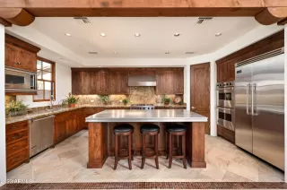 Photo #3: 6612319 Listing