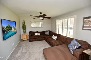 Photo #5: 6612342 Listing