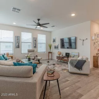 Photo #6: 6612384 Listing