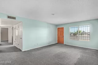 Photo #5: 6612497 Listing