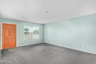 Photo #6: 6612497 Listing