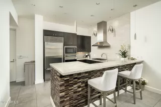 Photo #2: 6612584 Listing