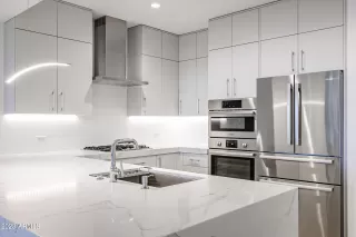 Photo #3: 6612693 Listing