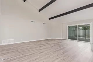 Photo #6: 6612846 Listing 