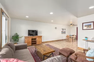 Photo #6: 6613127 Listing