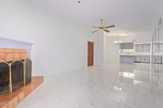 Photo #5: 6613466 Listing
