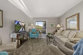 Photo #3: 6613581 Listing