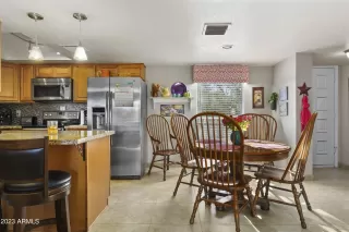 Photo #4: 6613581 Listing