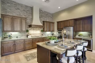 Photo #5: 6613768 Listing 