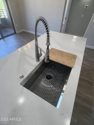 Photo #6: 6613778 Listing