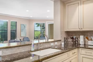 Photo #6: 6613869 Listing 