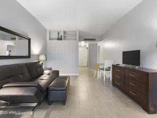 Photo #2: 6614353 Listing