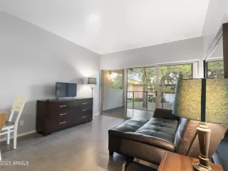 Photo #3: 6614353 Listing