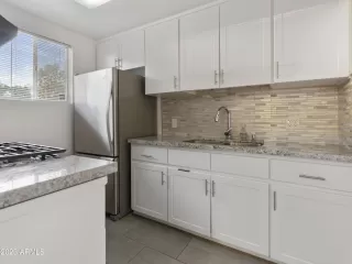 Photo #6: 6614353 Listing