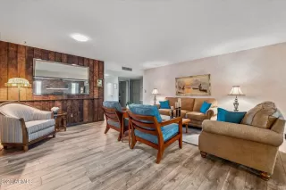 Photo #3: 6614572 Listing