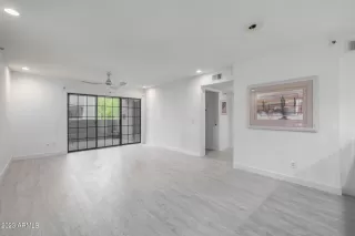 Photo #3: 6614827 Listing 