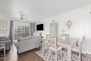 Photo #6: 6614829 Listing 