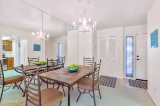 Photo #5: 6614944 Listing